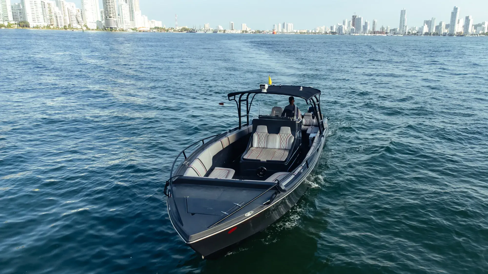 42 ft speedboat Harb 10 (1)