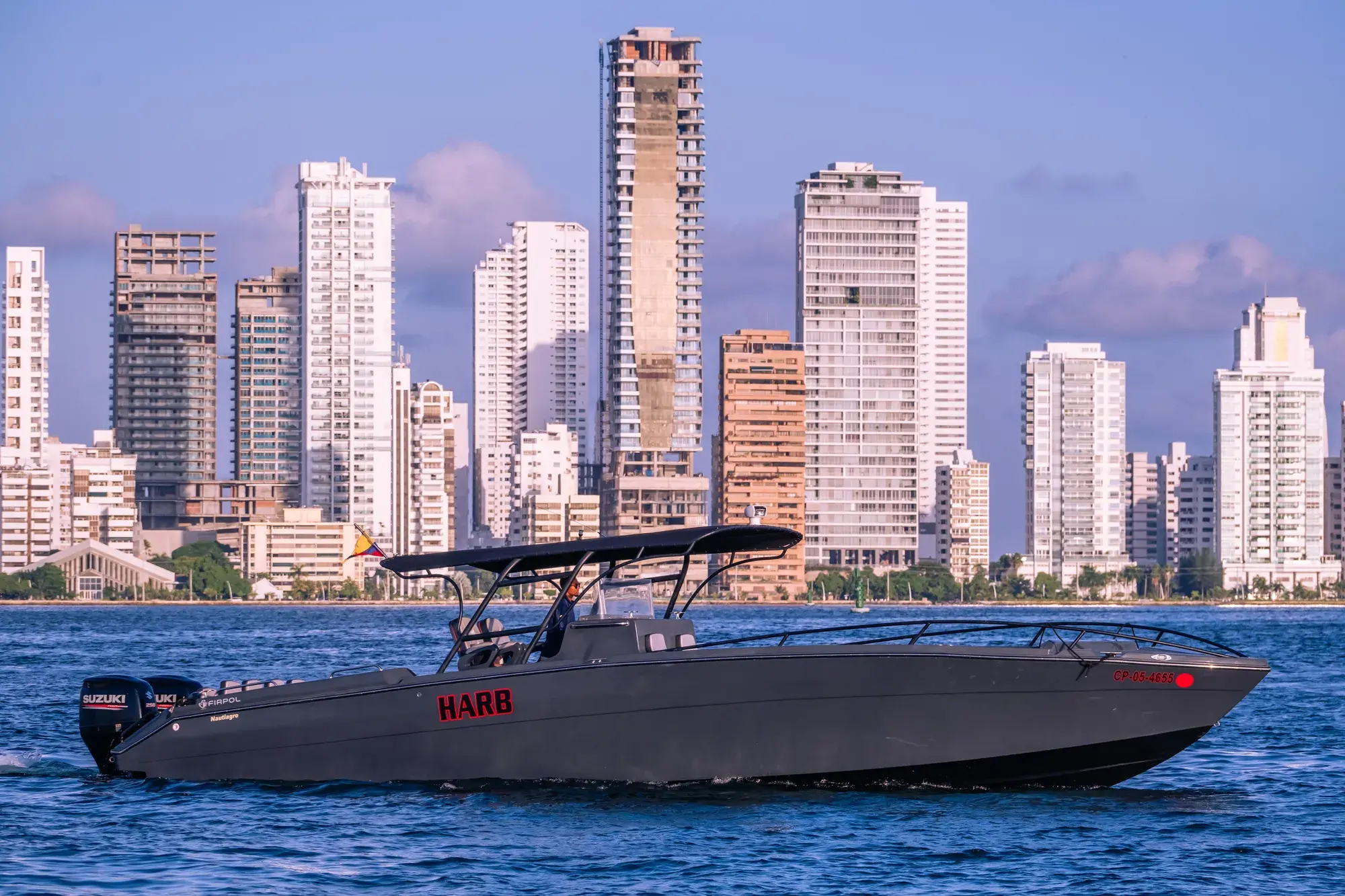42 ft speedboat Harb 10 (4)