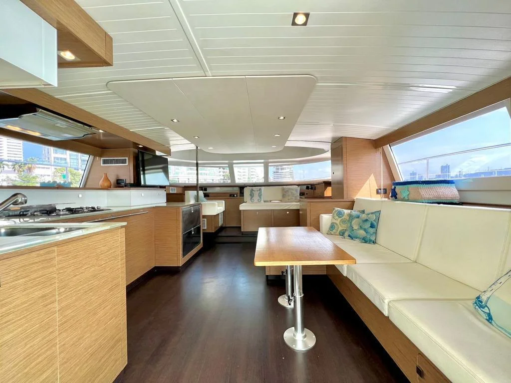 47 ft powercat (1)