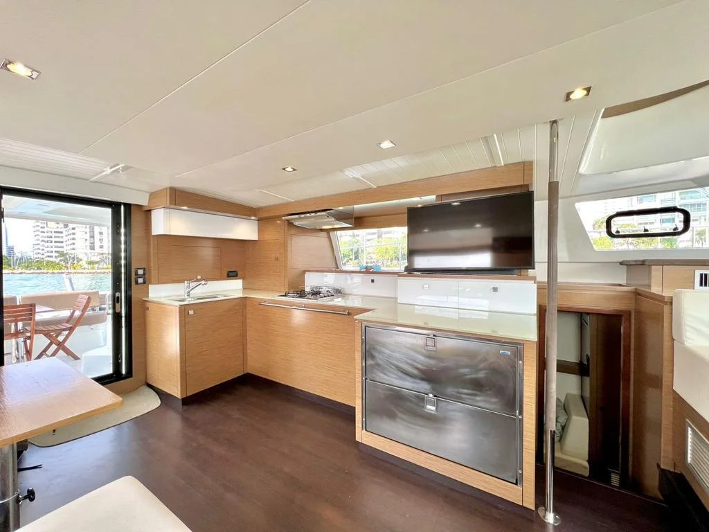 47 ft powercat (4)