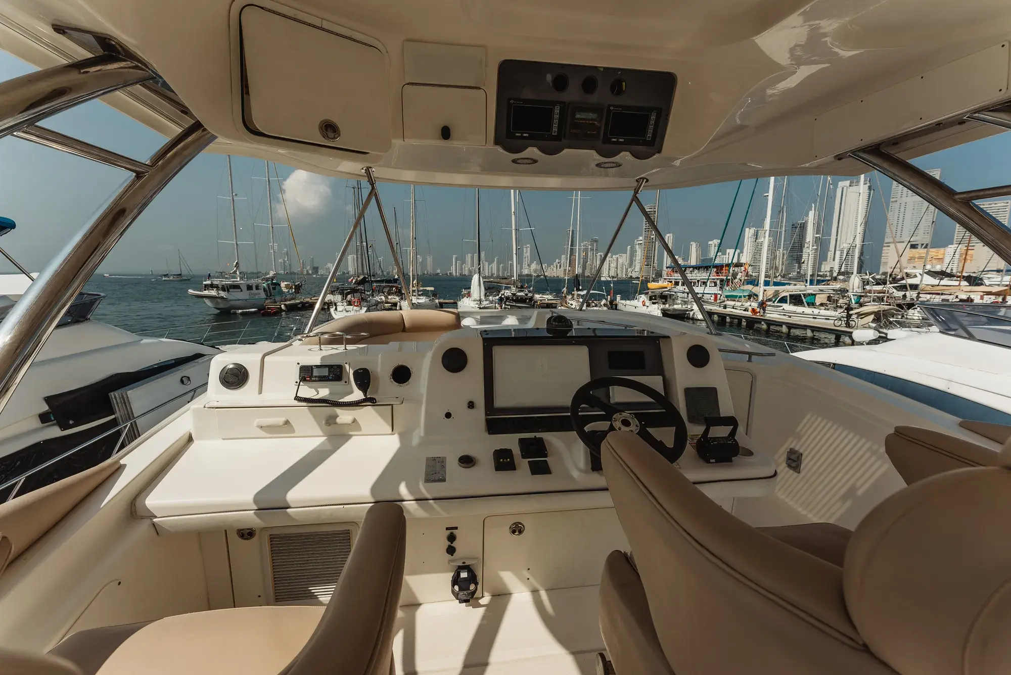 58 ft yacht blue land (4)