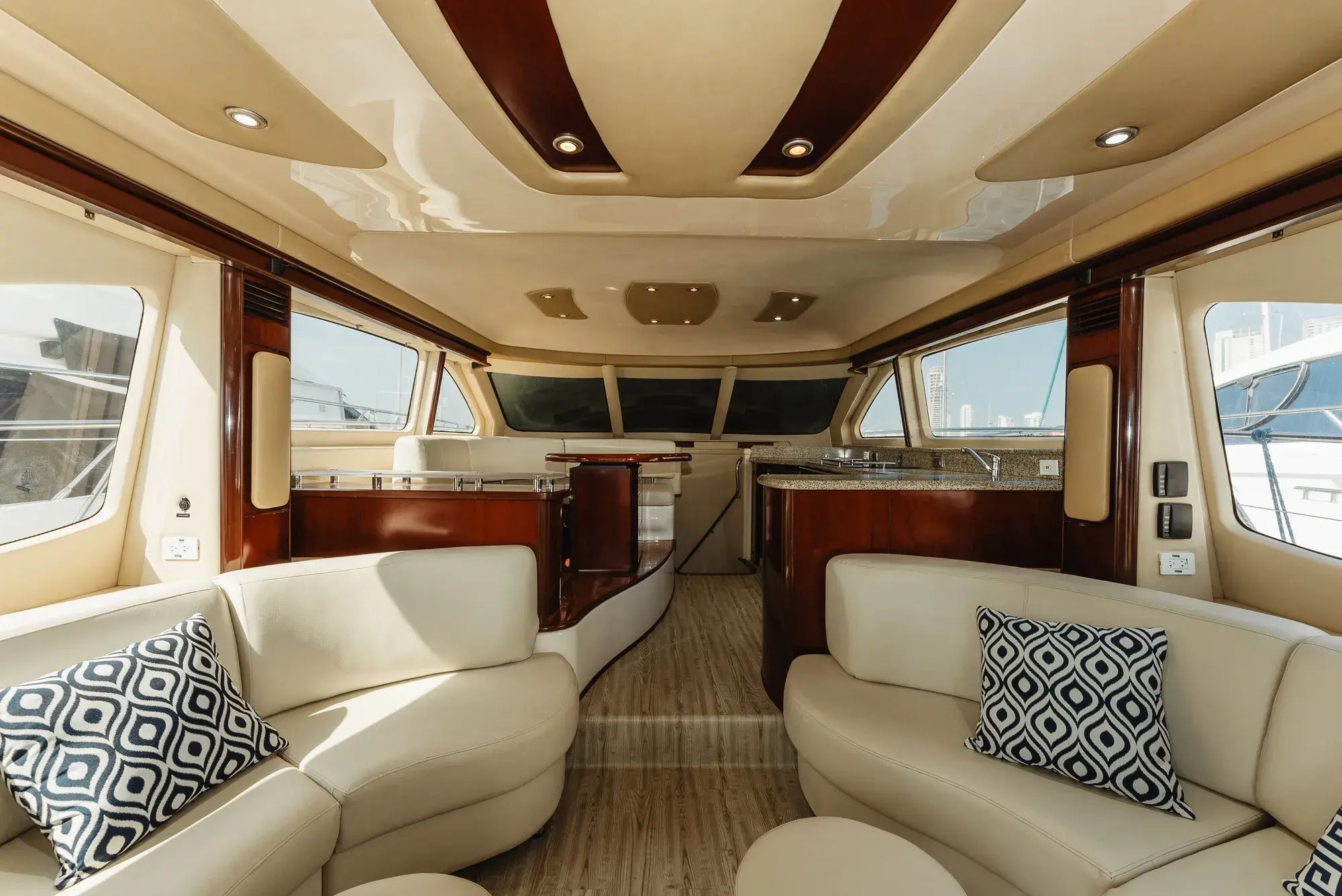 58 ft yacht blue land (42)