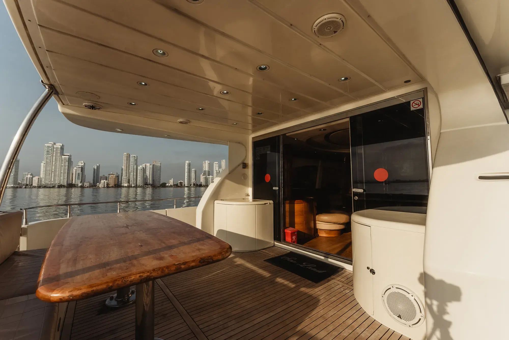 70 ft yacht sea land (38)