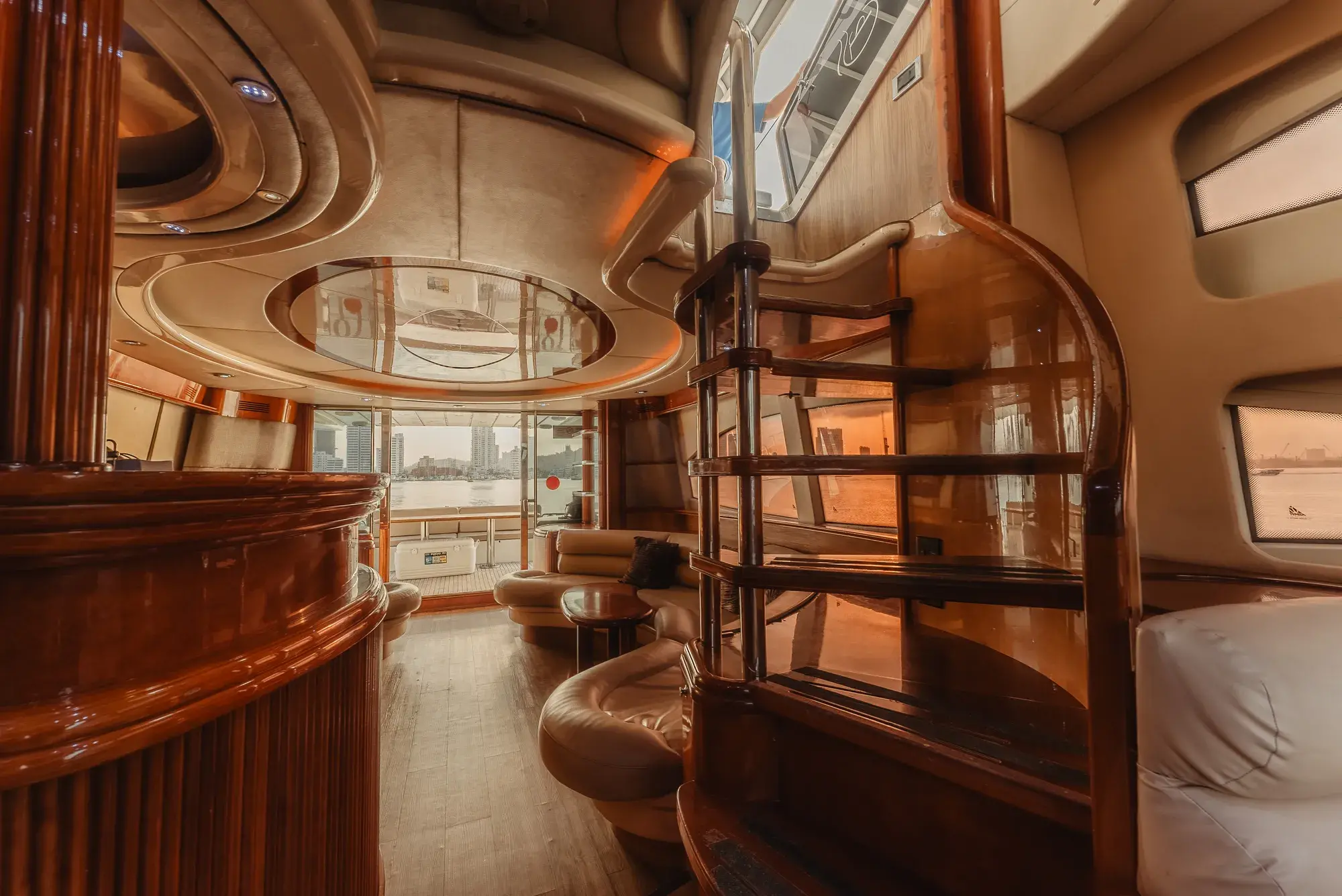 70 ft yacht sea land (62)