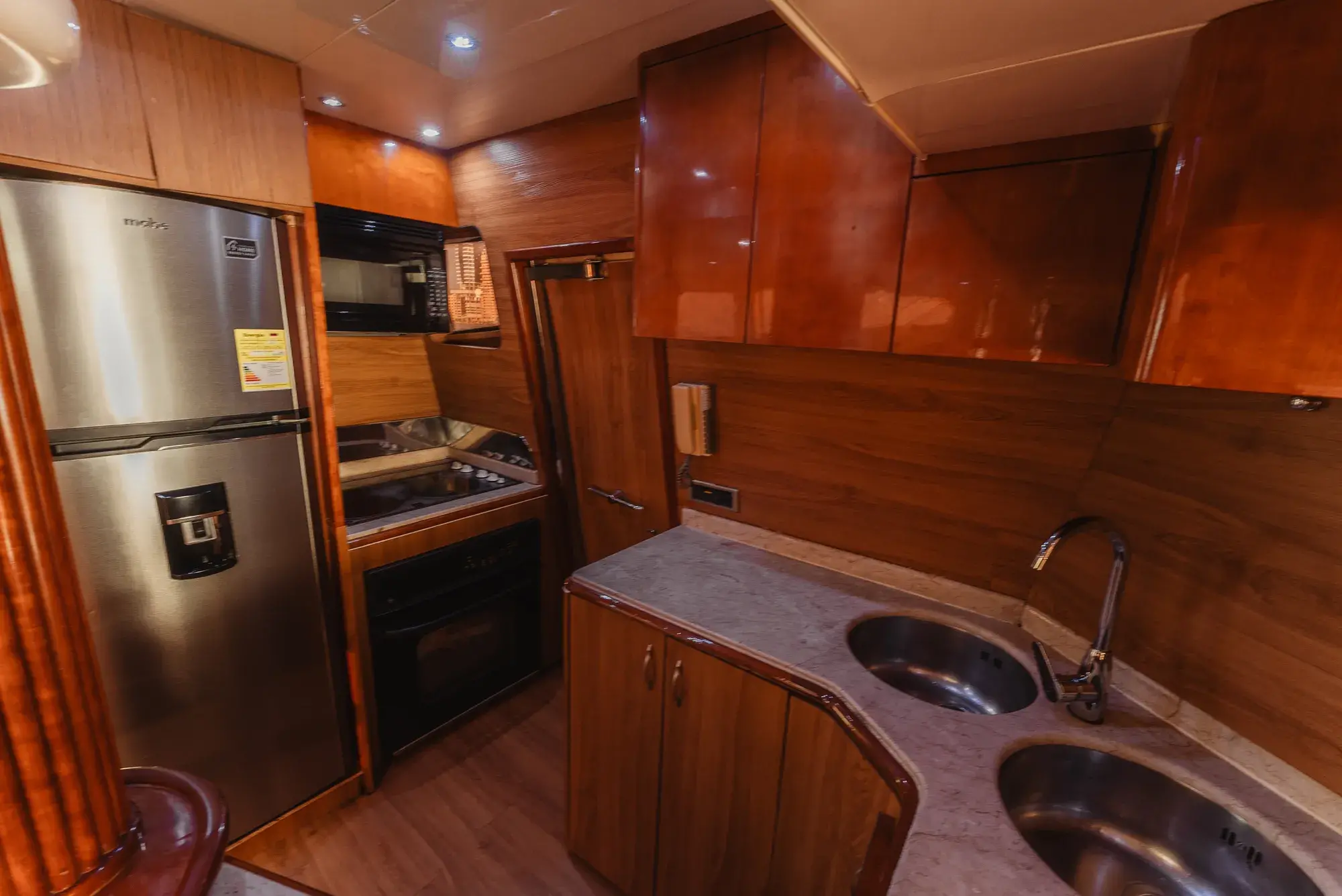 70 ft yacht sea land (70)