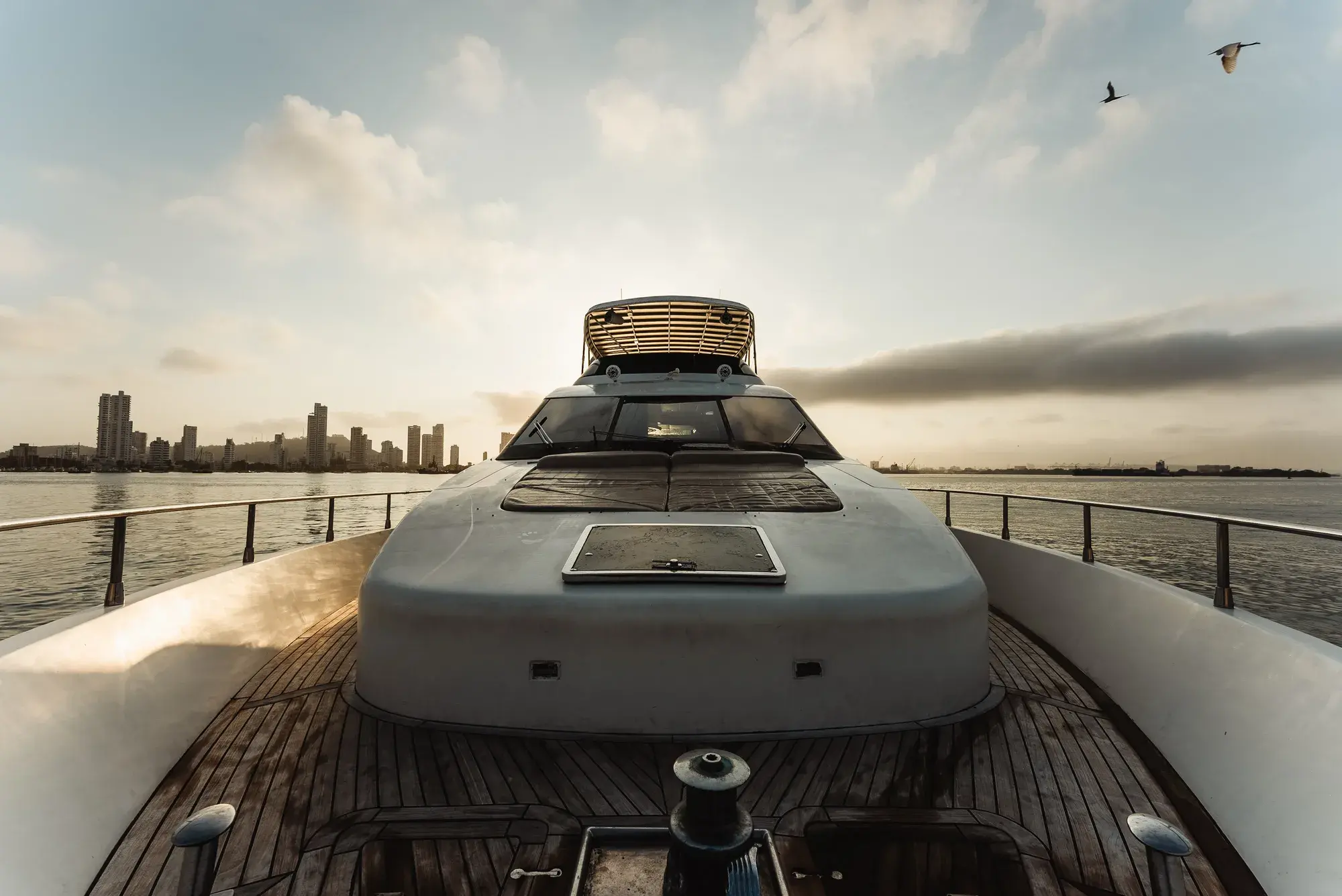 70 ft yacht sea land (72)