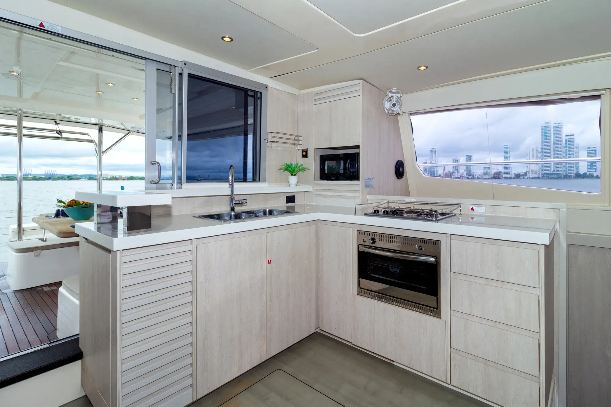 Leopard 51 VALHALA (18)